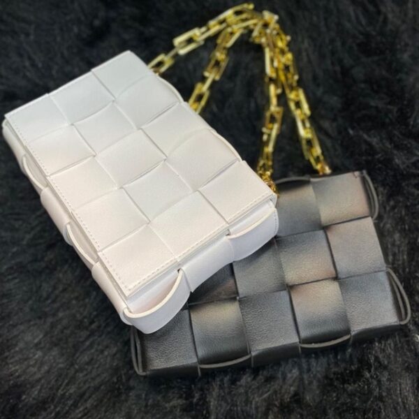 Bolsa tranças com detalhe em corrente